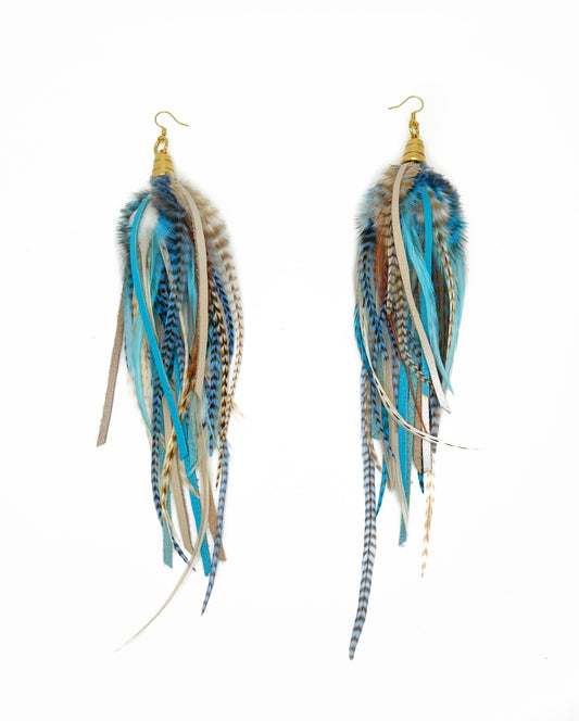 Long feather and leather earrings in natural and blue colors. 